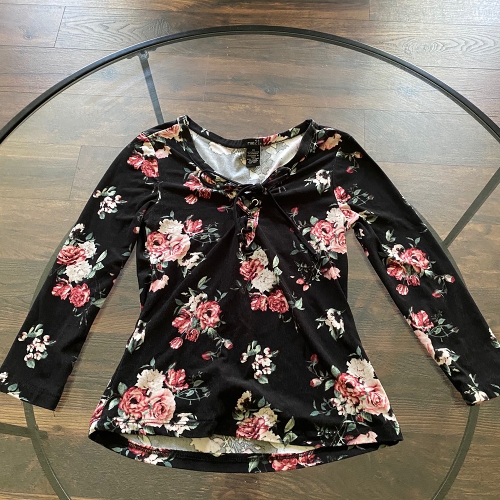 Rue21 size xsmall shirt